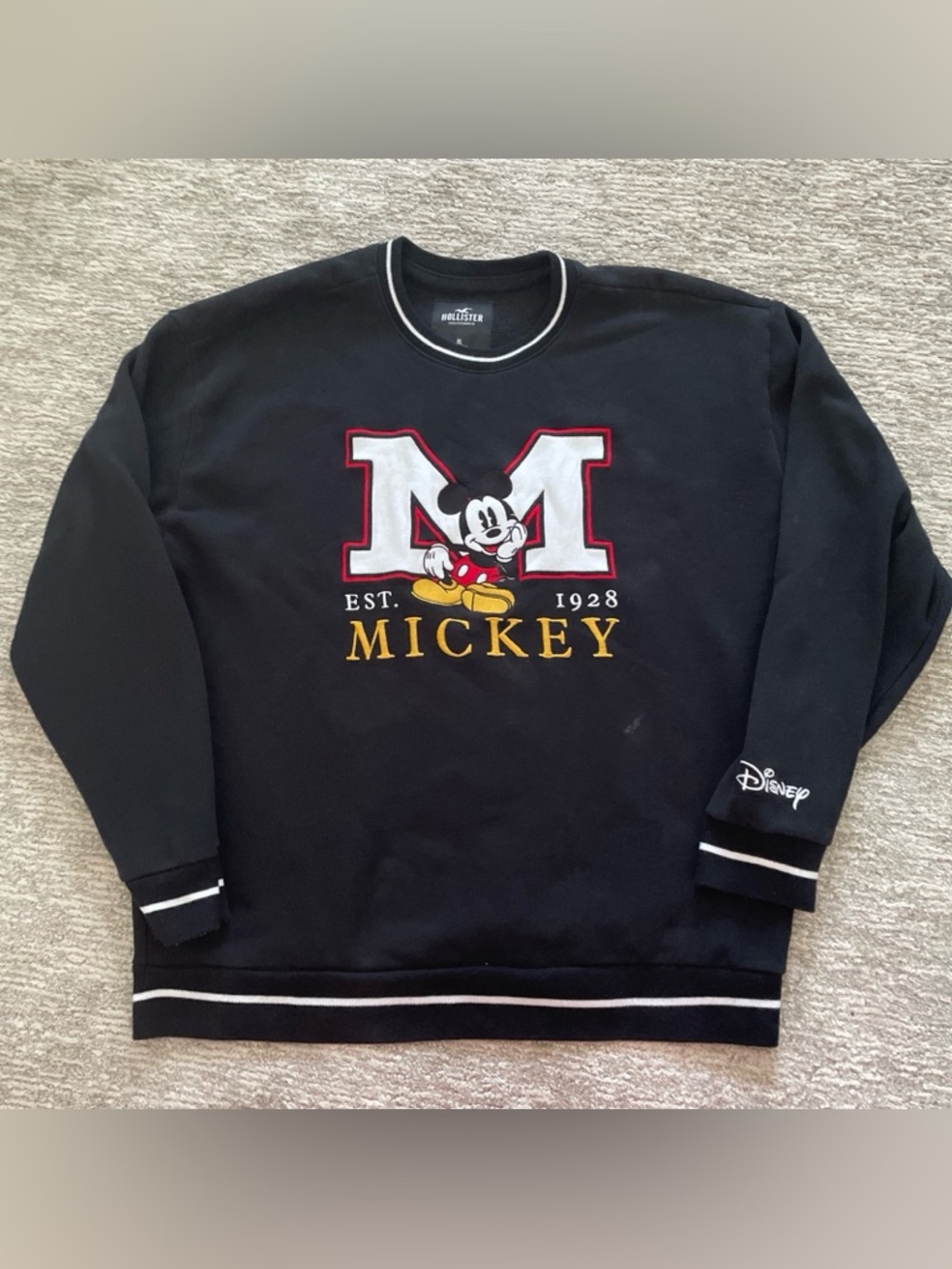 Hollister x Disney Mickey Mouse Pullover Sweatshirt Crew Neck Size XL Fleece